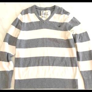 American Eagle 🦅 Sweater Size-M